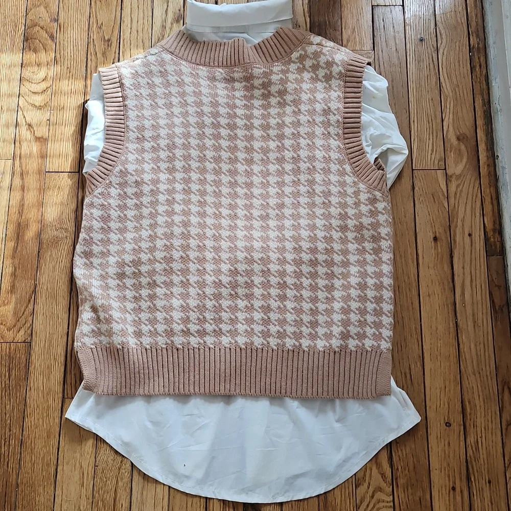 Houndstooth Beige Knit Sweater Vest - Picture 3 of 3